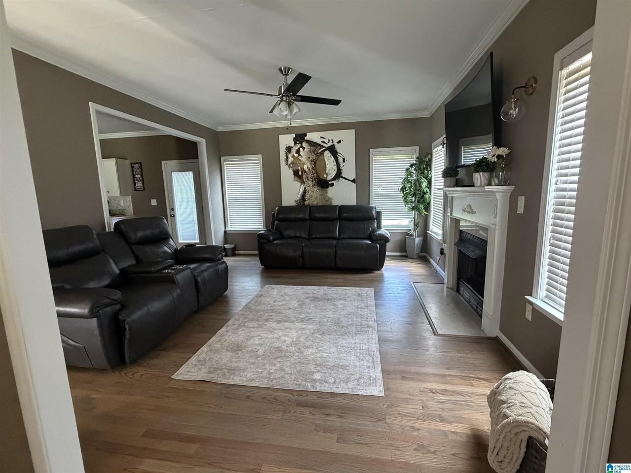 136 Sterling Gate Dr - Photo 7 of 10