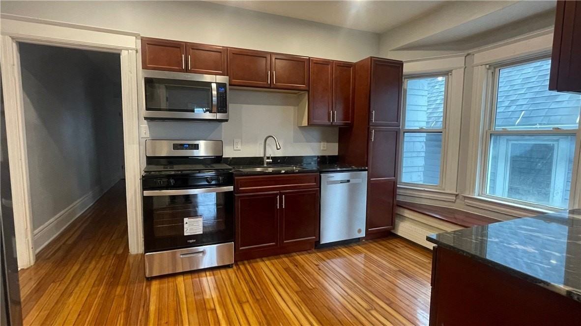 193 Pearl St - Photo 6 of 16