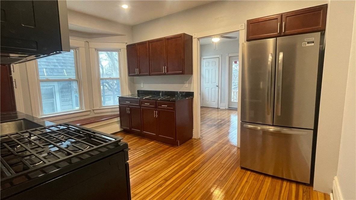193 Pearl St - Photo 7 of 16