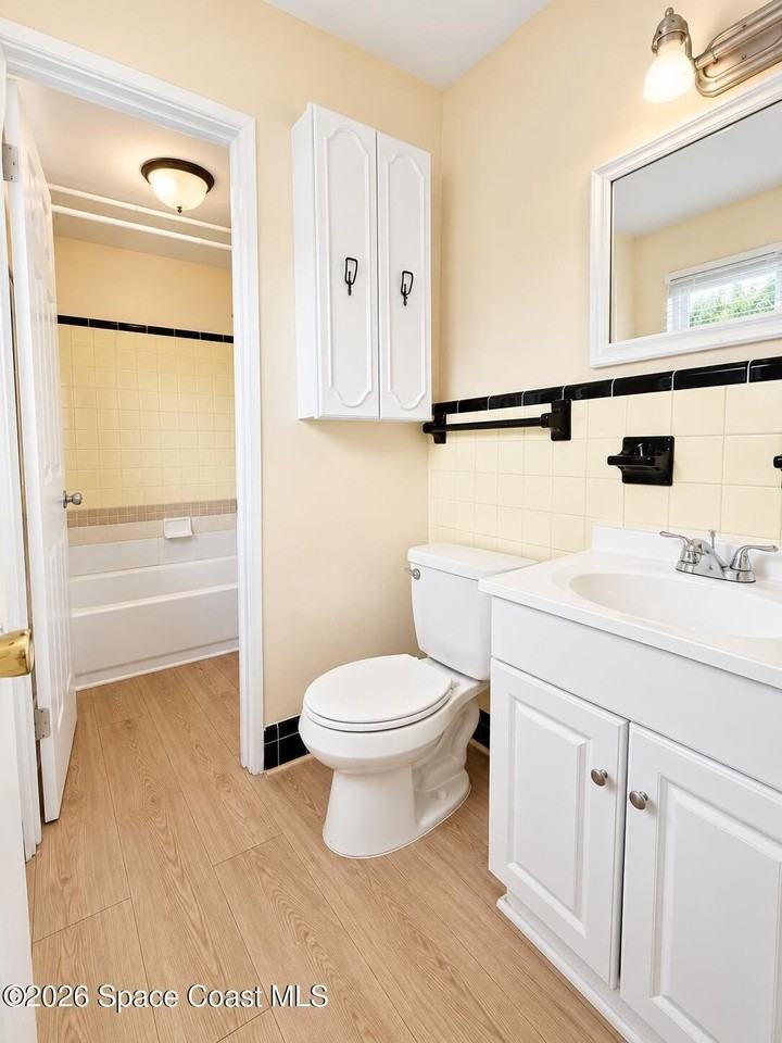 819 W Highland Dr - Photo 5 of 7