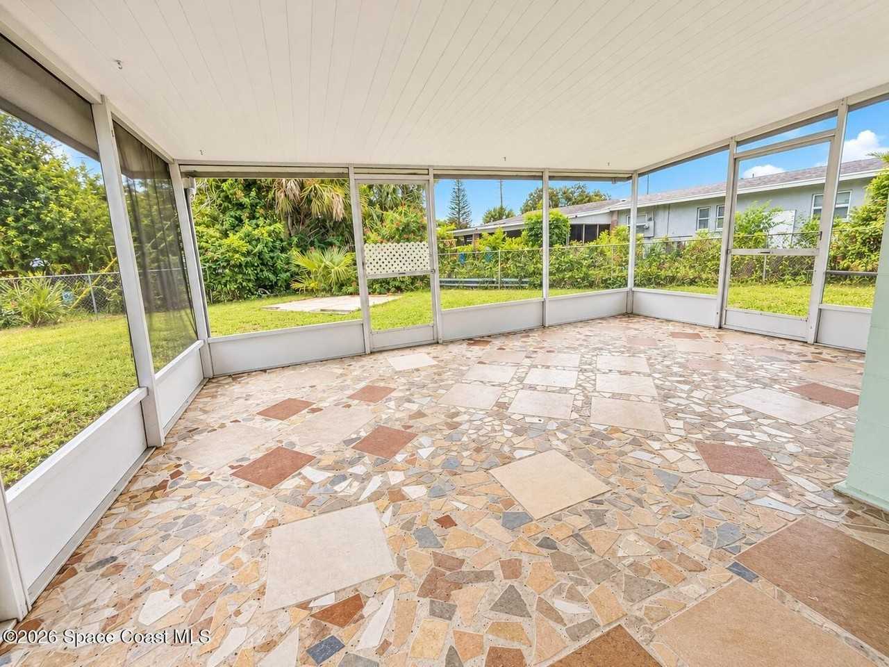819 W Highland Dr - Photo 7 of 7