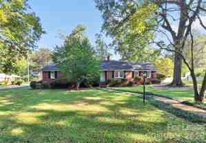 130 W Oak St - Photo 1 of 1