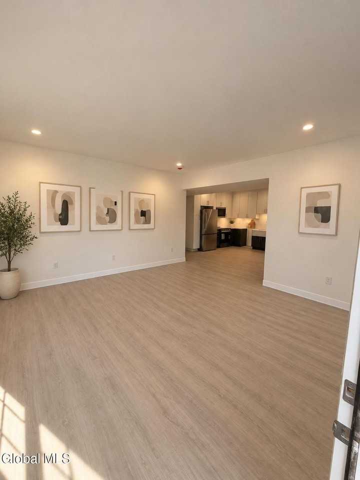 110 Panorama Dr - Photo 2 of 7