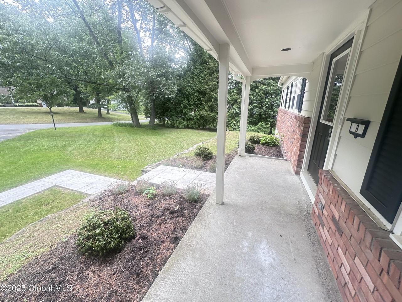 8 N Hill Dr - Photo 6 of 32