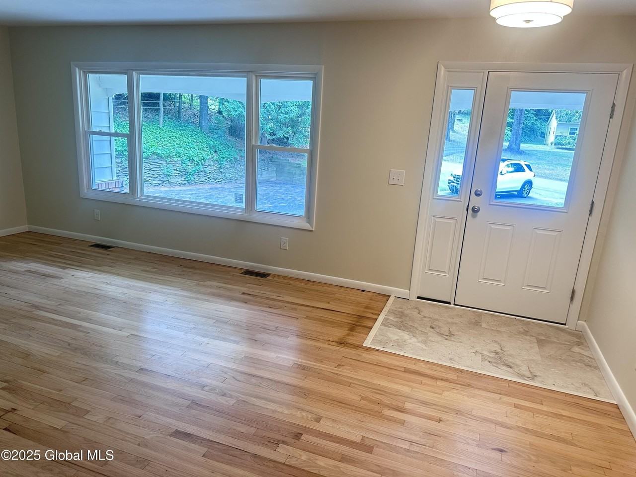 8 N Hill Dr - Photo 7 of 32