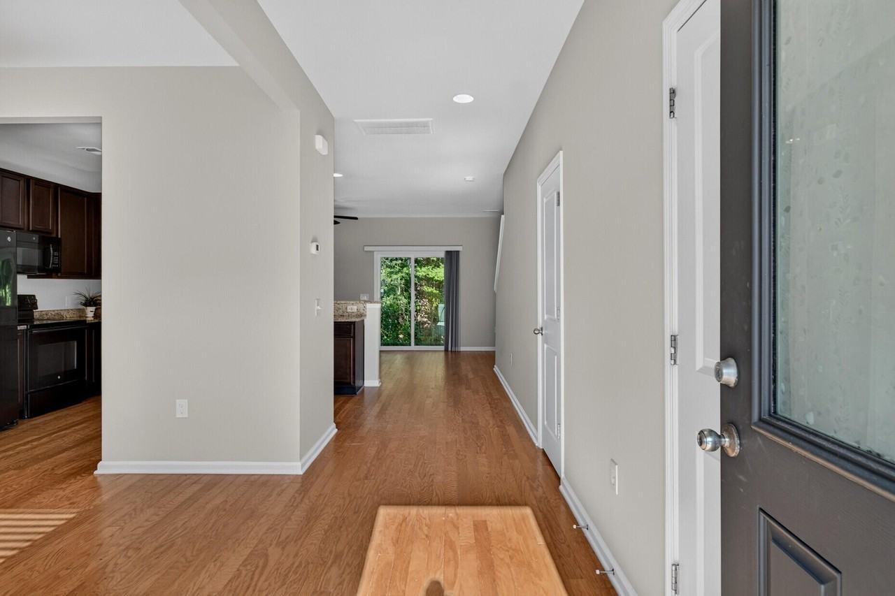 9131 Parlor Dr - Photo 3 of 25