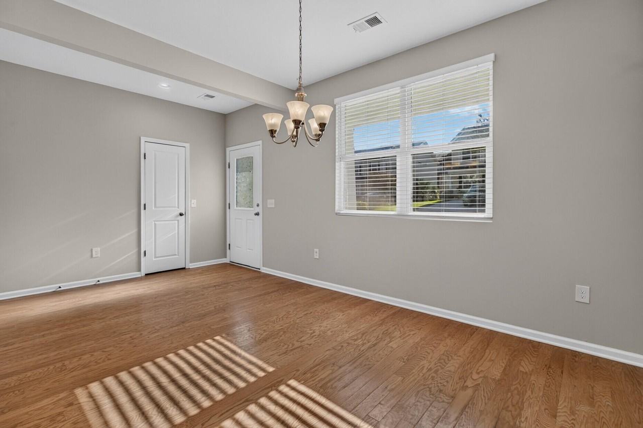 9131 Parlor Dr - Photo 6 of 25