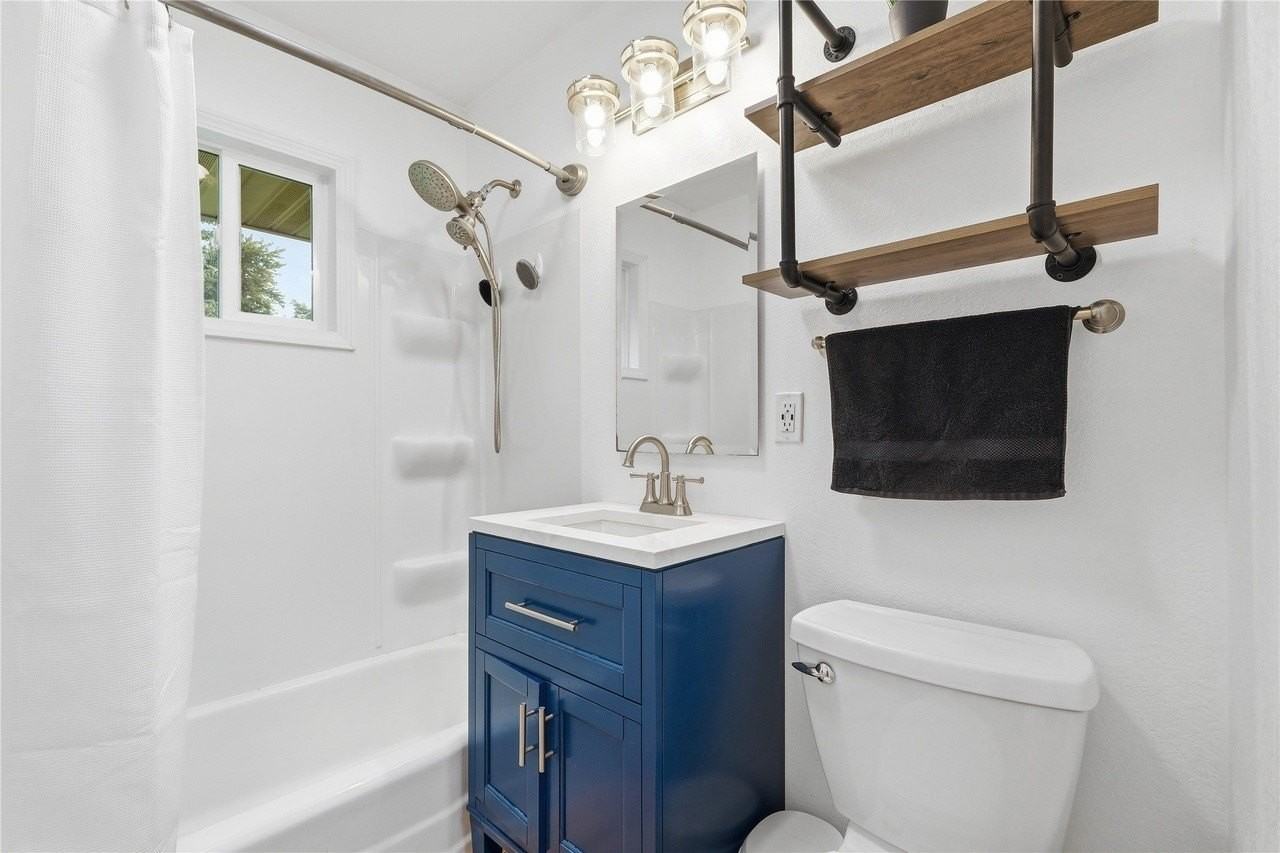 5355 Nw 63rd Pl - Photo 6 of 14