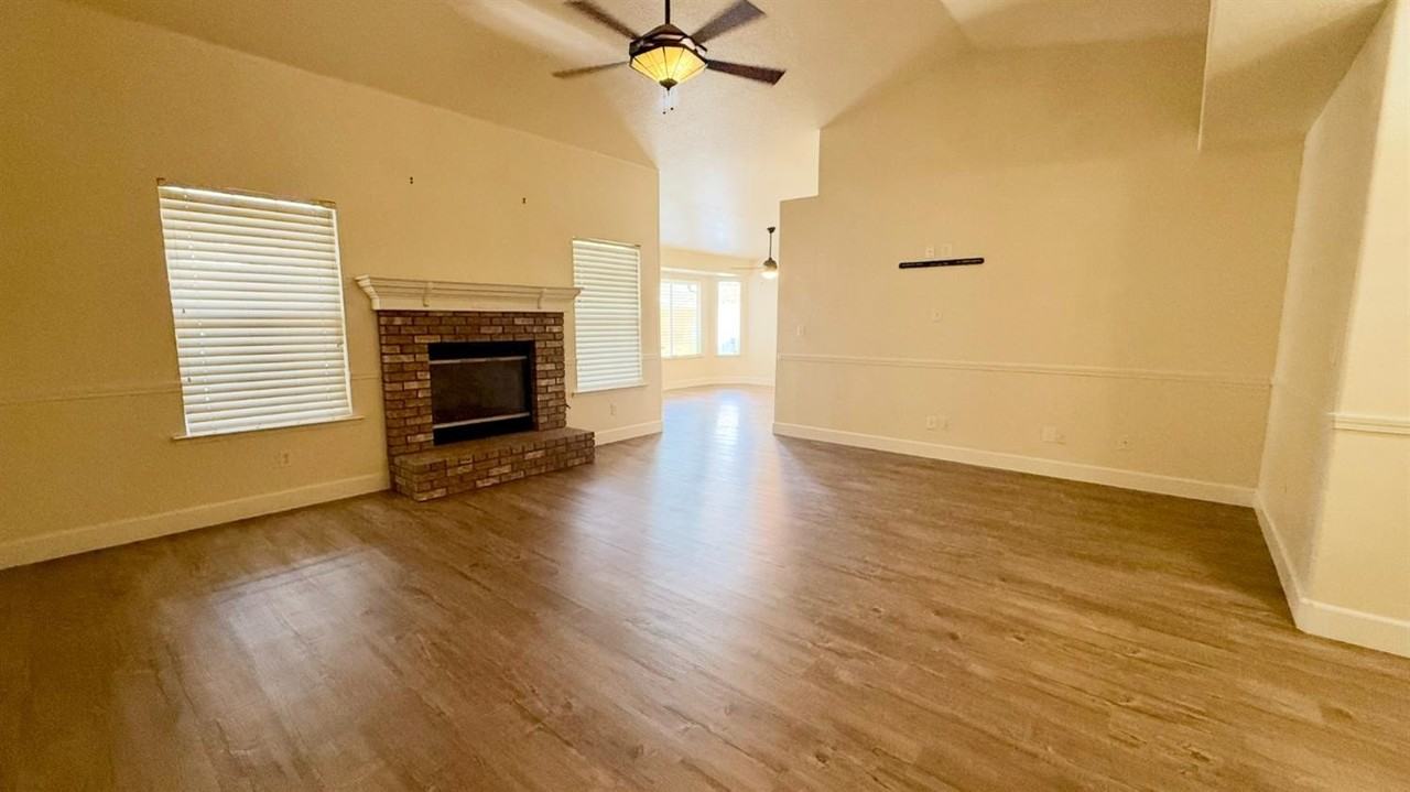 884 W Cinnamon Ave - Photo 4 of 26