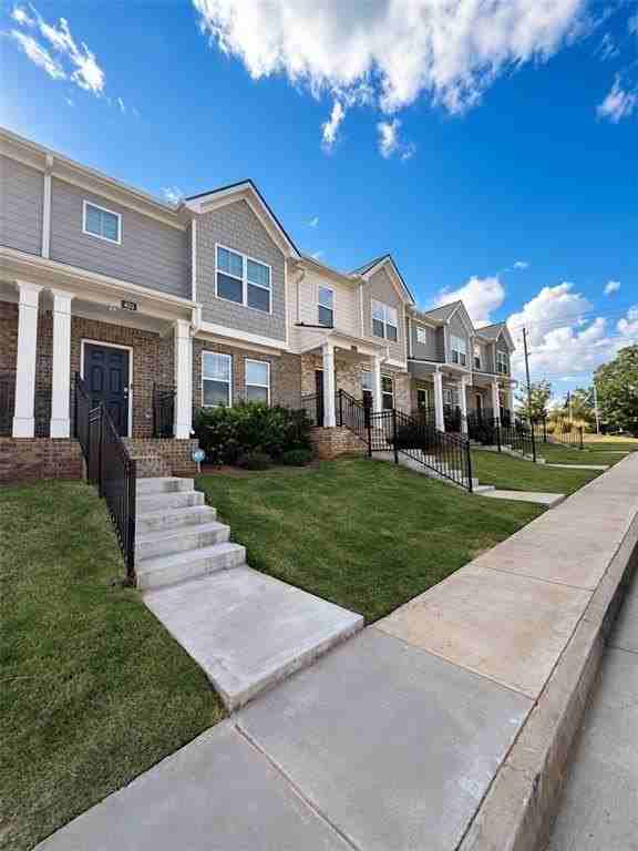 403 Elgin Dr - Photo 2 of 8