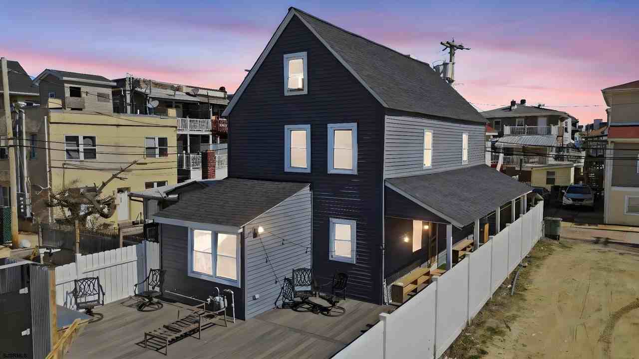 21 S Annapolis Ave - Photo 2 of 27