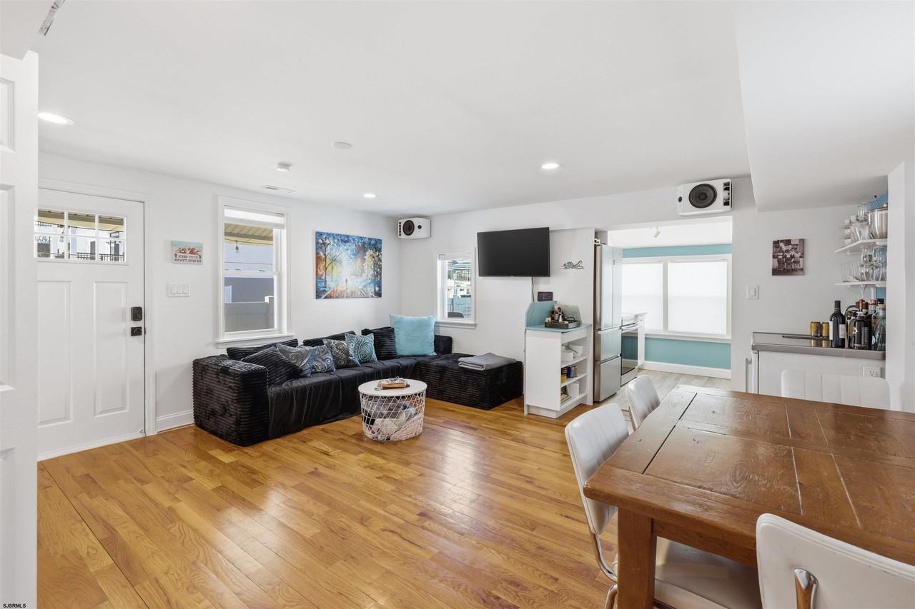 21 S Annapolis Ave - Photo 3 of 27