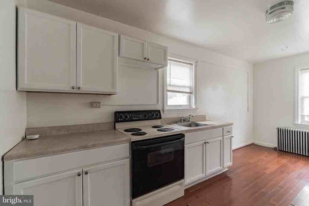 159 Josephine Ave - Photo 7 of 11