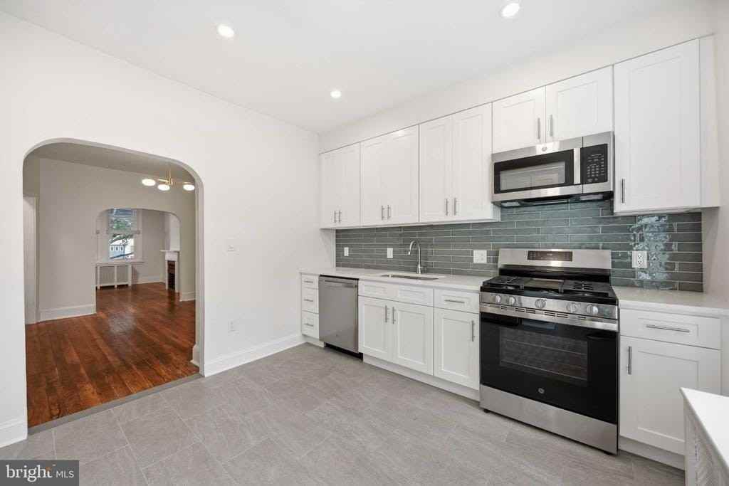 3671 Eveline St - Photo 4 of 26