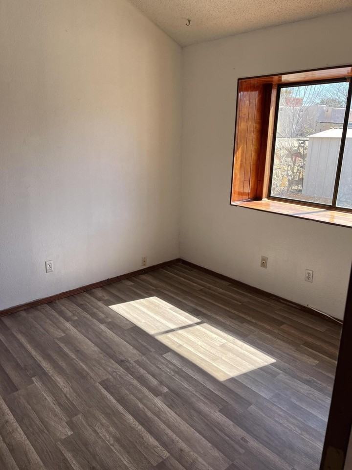 11428 Lake Alice Dr - Photo 5 of 14