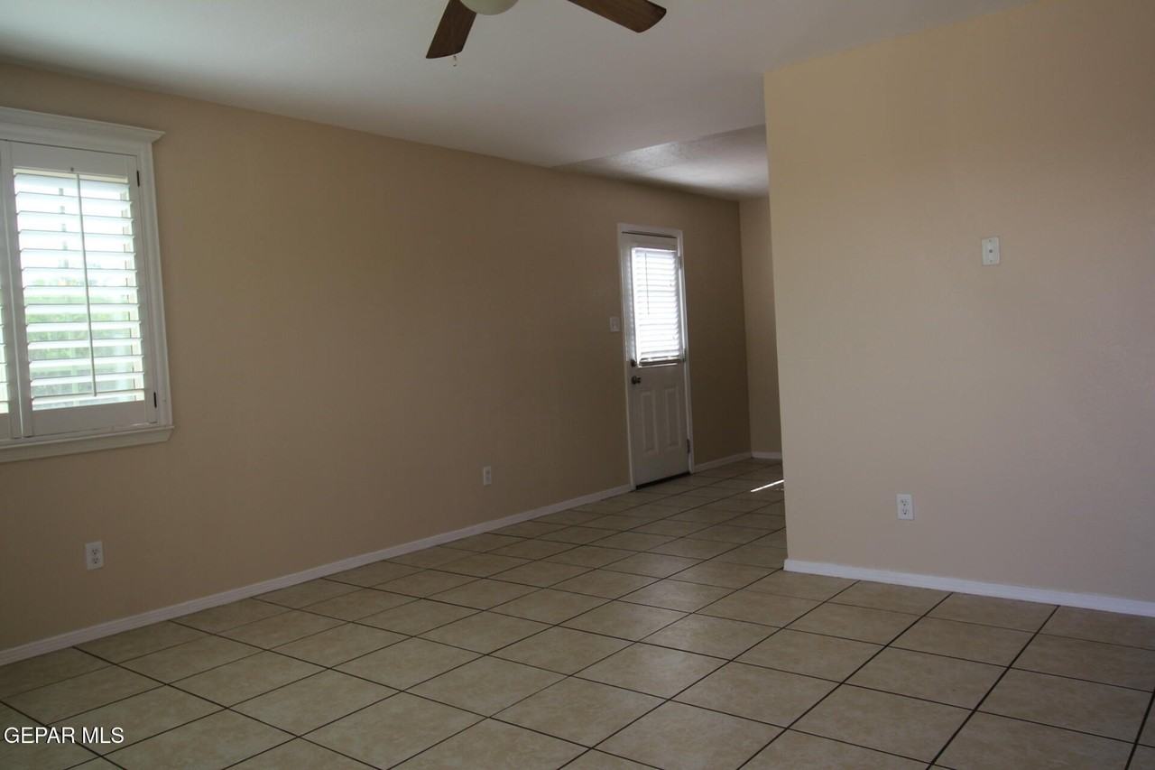 9145 Begonia Pl #B - Photo 5 of 46