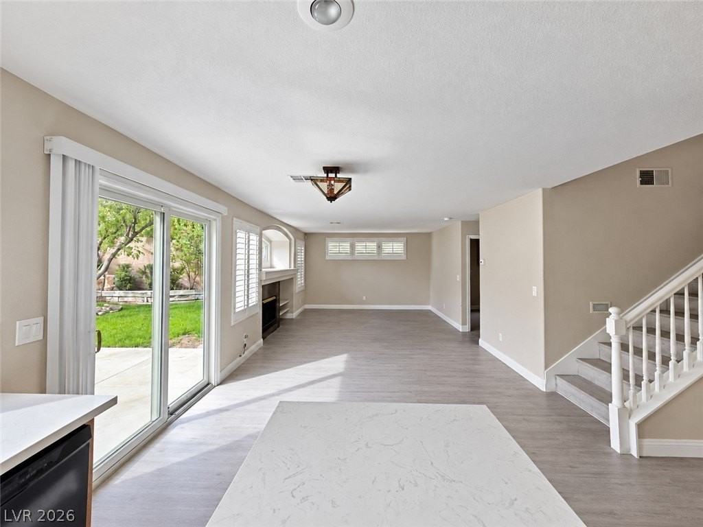 10349 Hunters Meadow Ave - Photo 5 of 23