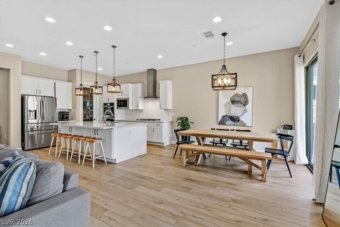 552 Comodo St - Photo 7 of 41