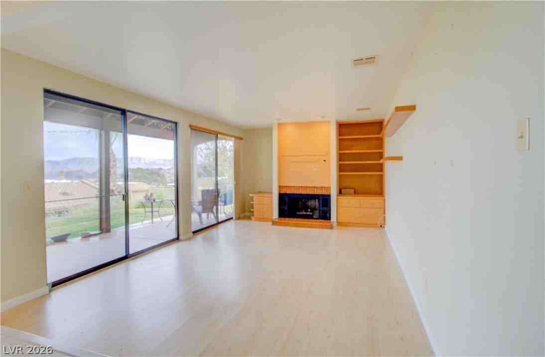 545 Tara Ct - Photo 3 of 23
