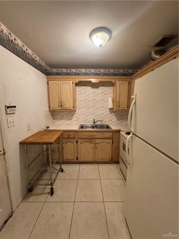 1723 Azalea St - Photo 4 of 8