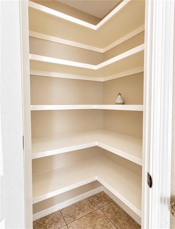 538 E Bowie Ave - Photo 4 of 12