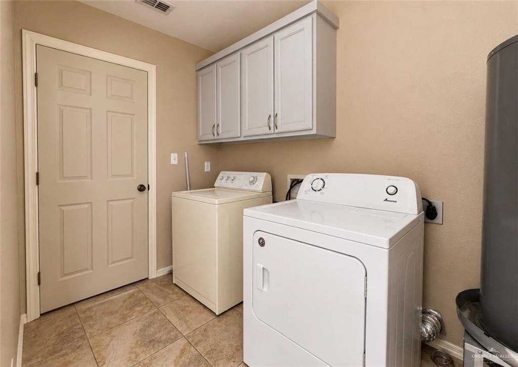 538 E Bowie Ave - Photo 5 of 12