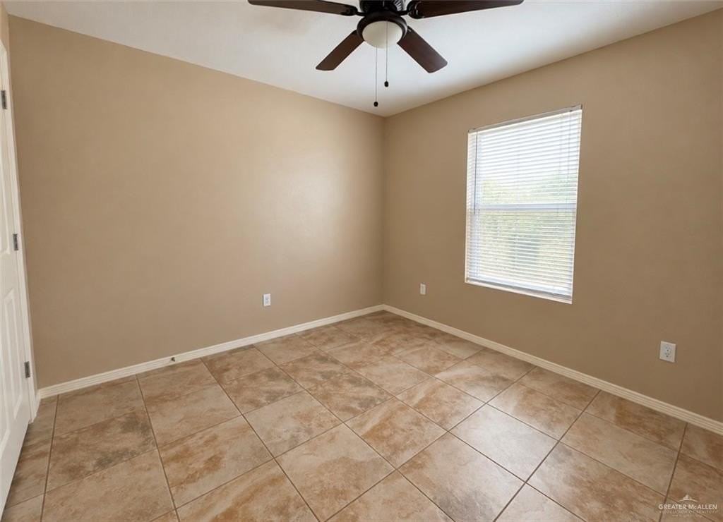 538 E Bowie Ave - Photo 7 of 12