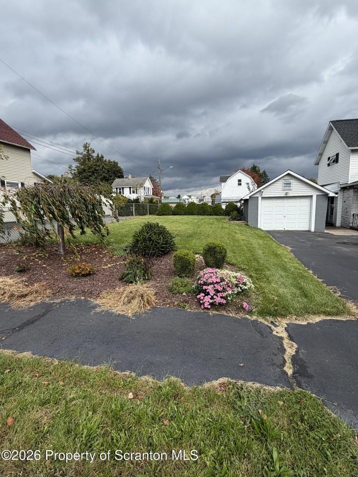 506 Hallstead St - Photo 3 of 31