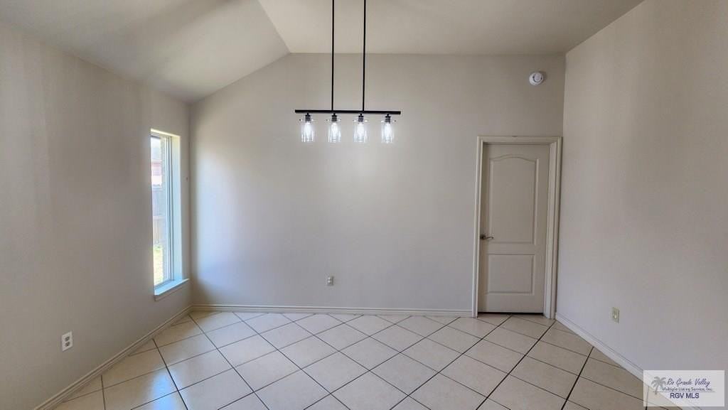 2525 Windsor Pl - Photo 5 of 20