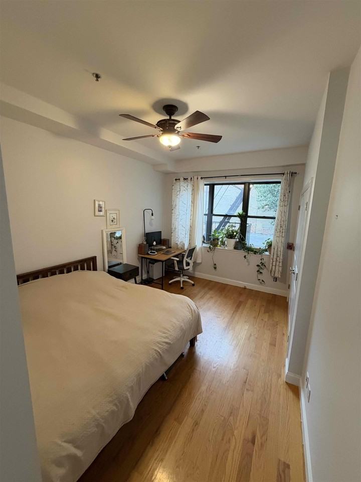 528 Garden St #1 - Photo 6 of 11