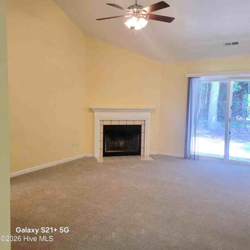 120 Kensington Way - Photo 3 of 31