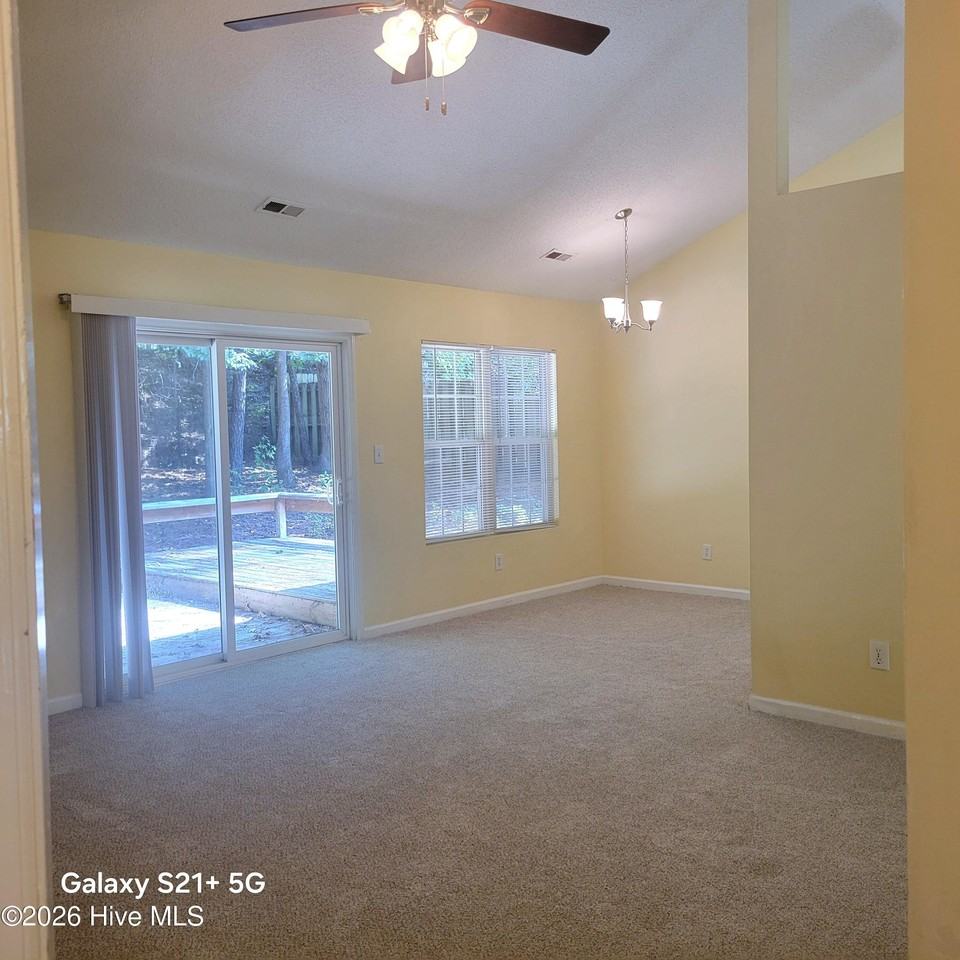 120 Kensington Way - Photo 4 of 31