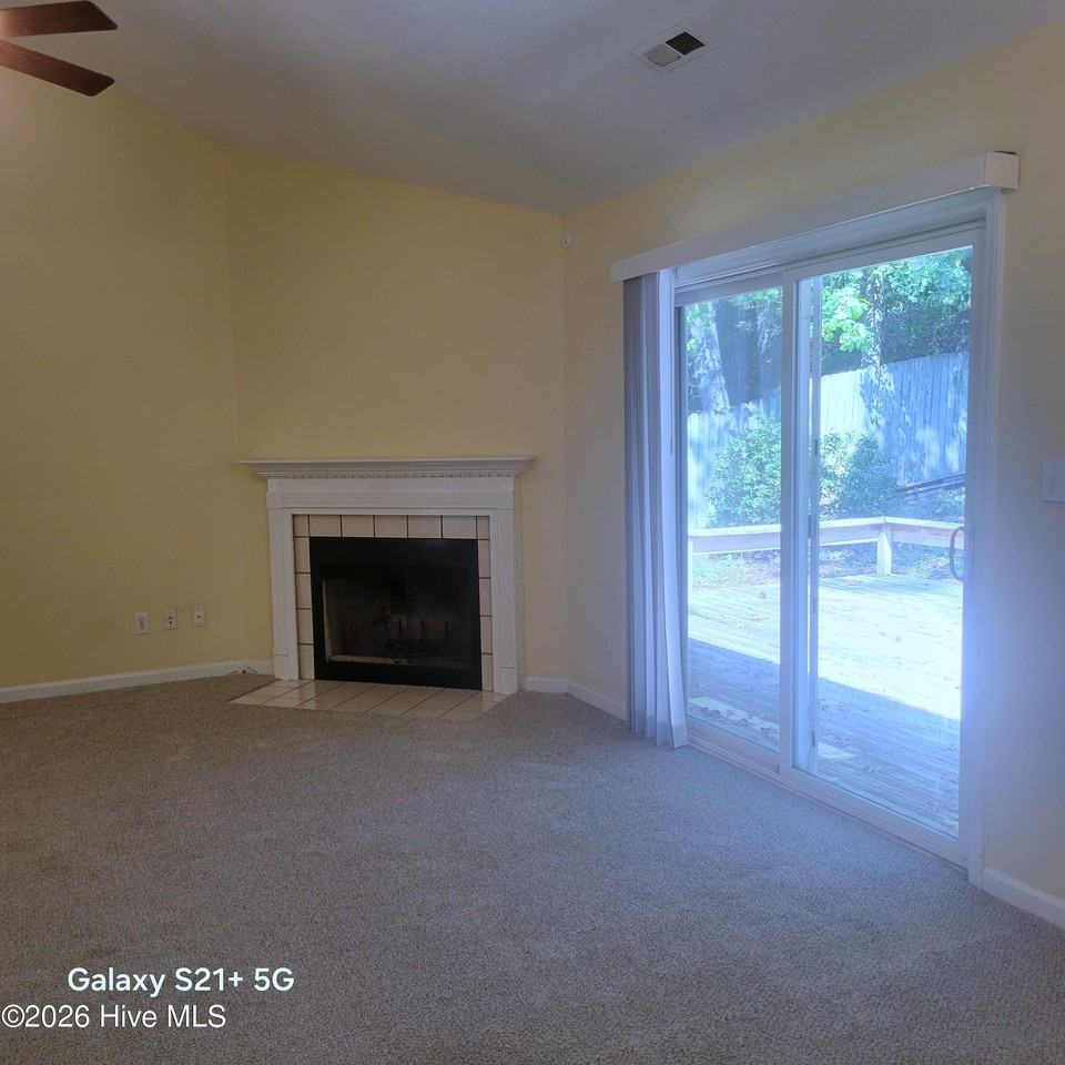 120 Kensington Way - Photo 5 of 31
