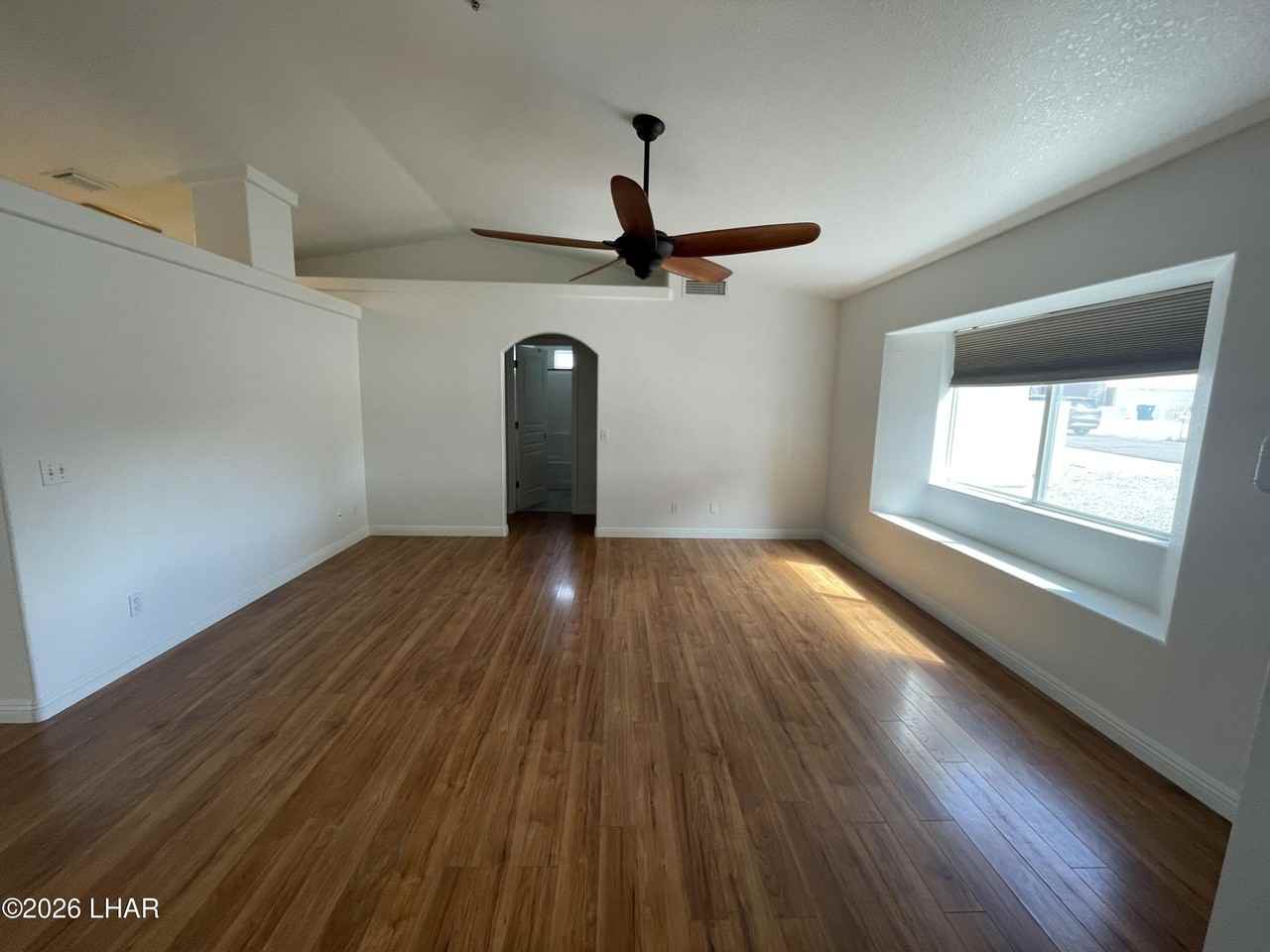 3011 Curtis Dr - Photo 4 of 18