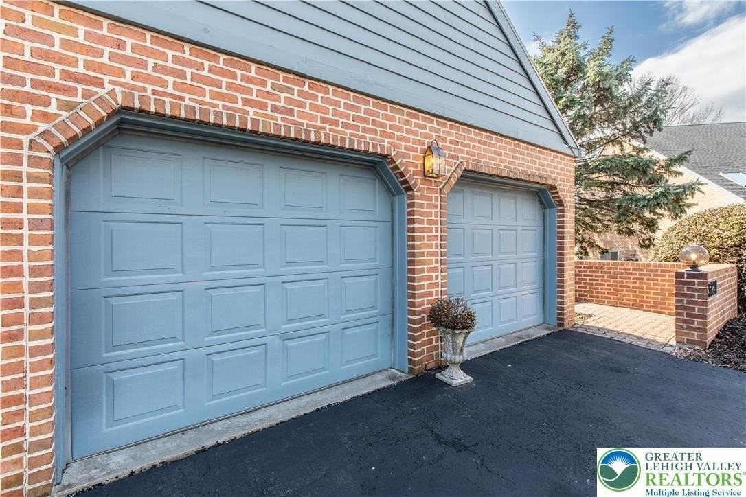 5721 Crawford Dr - Photo 3 of 36