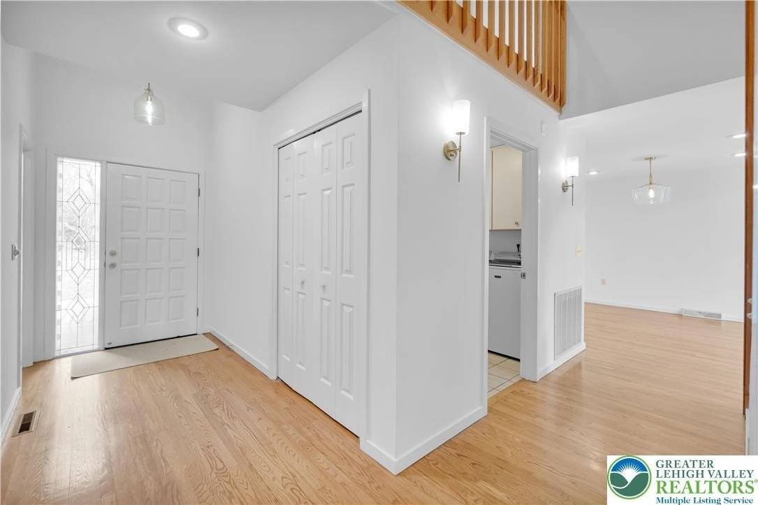 5721 Crawford Dr - Photo 5 of 36