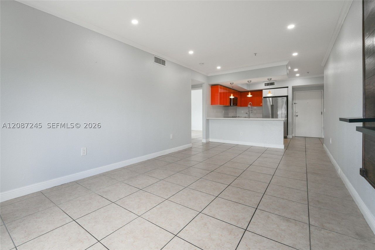 208 Nw 47th Ave #203 - Photo 7 of 40