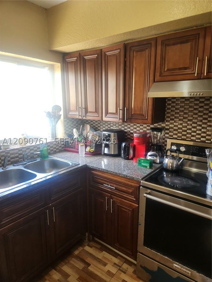 447 Nw 83rd St #447 - Photo 7 of 26
