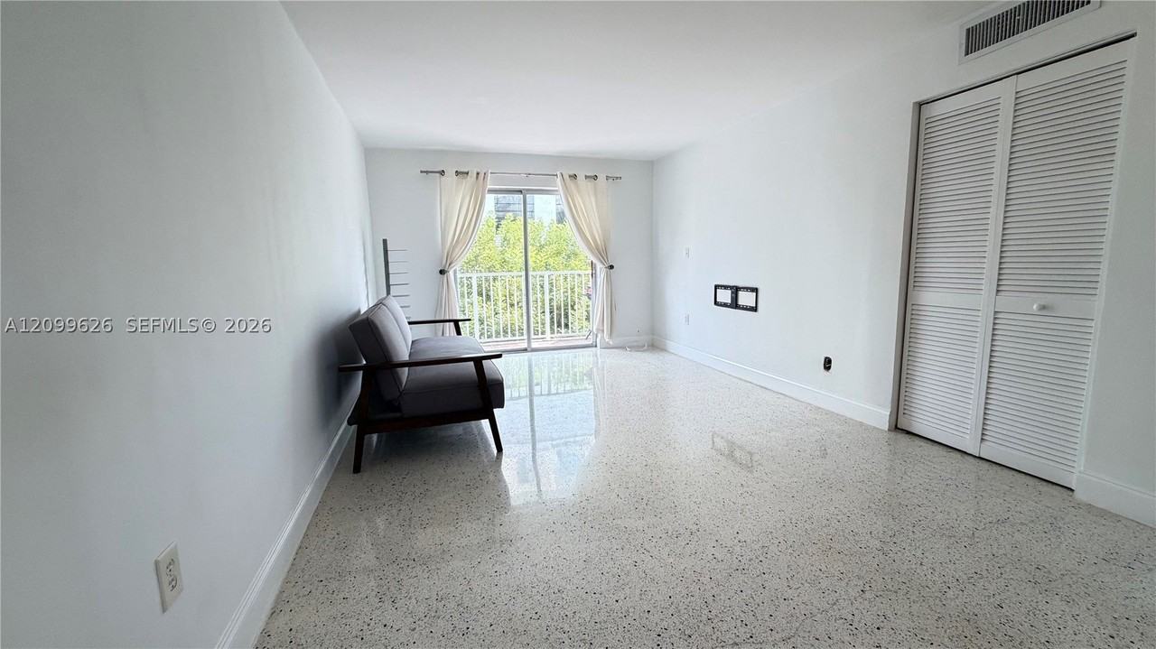 836 Sw 1st St #403 - Photo 3 of 18