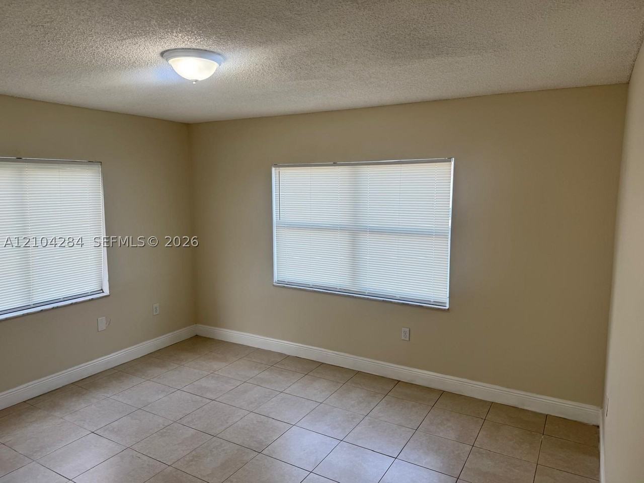 20065 Nw 36th Ave - Photo 6 of 11