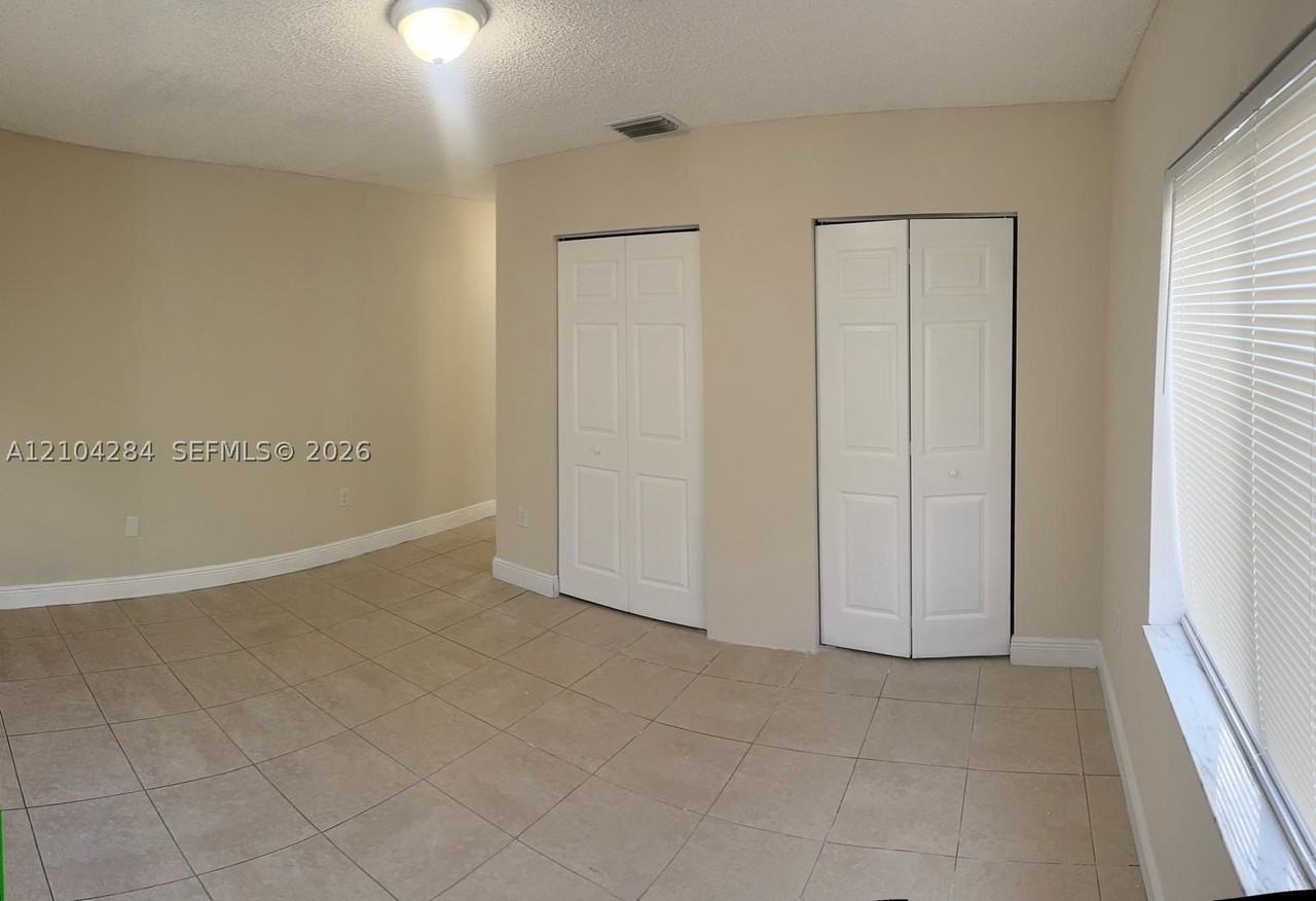20065 Nw 36th Ave - Photo 7 of 11