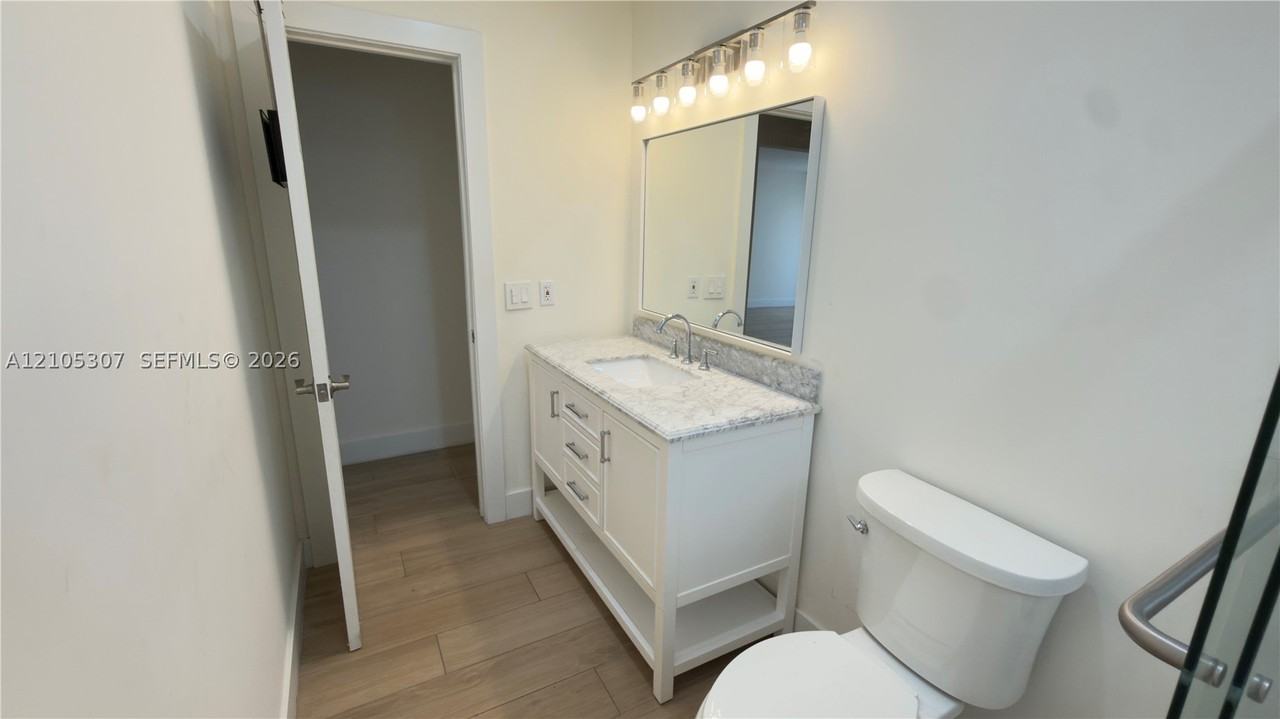 4120 Sw 69th Ave - Photo 6 of 9