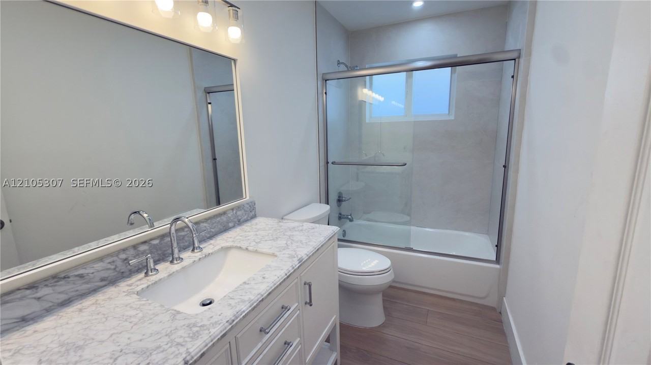 4120 Sw 69th Ave - Photo 7 of 9