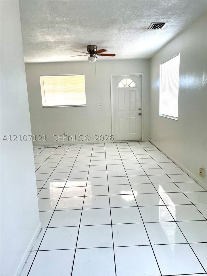 11221 Sw 201st St #11221 - Photo 6 of 25