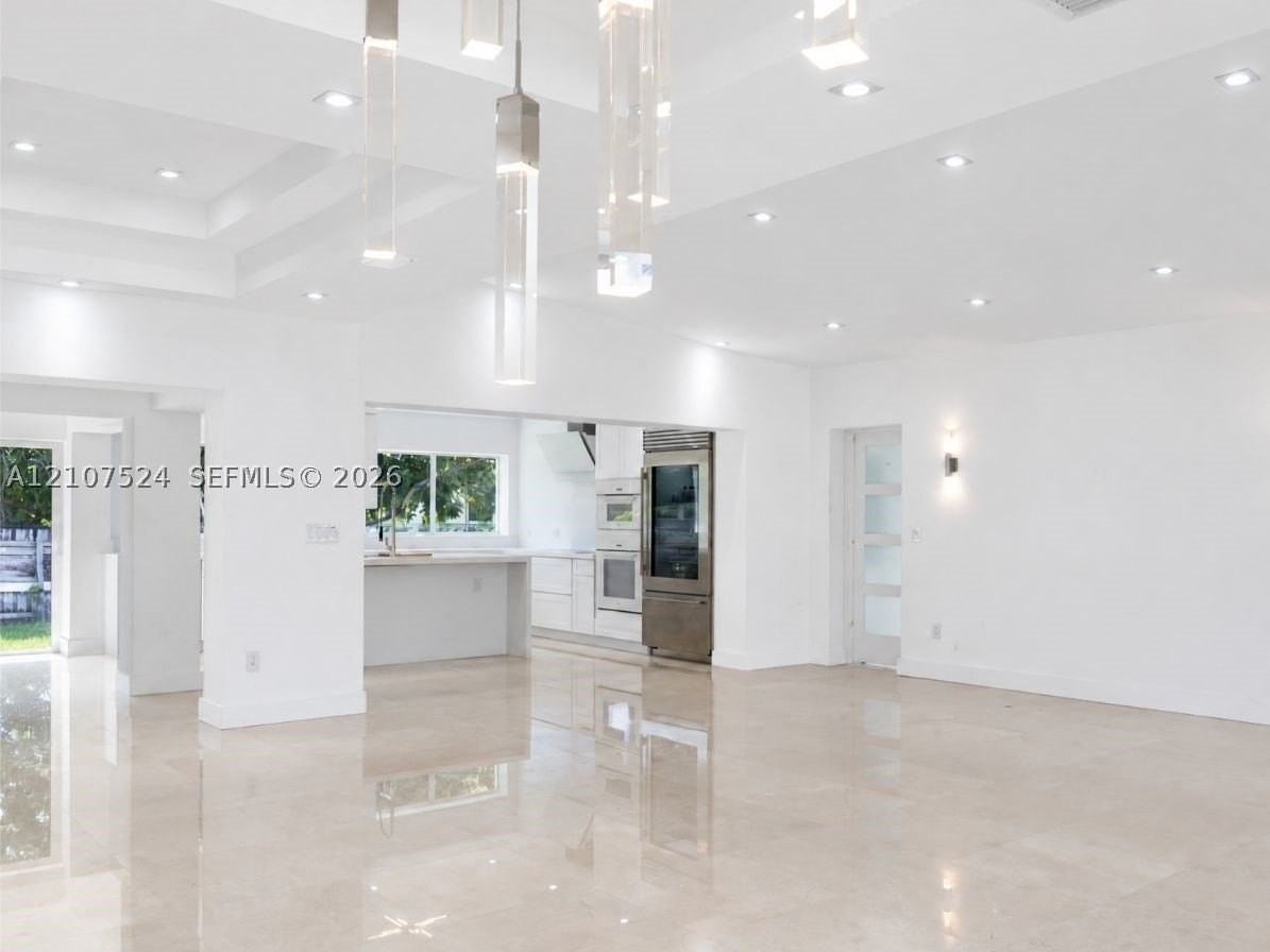 310 190th St - Photo 2 of 14