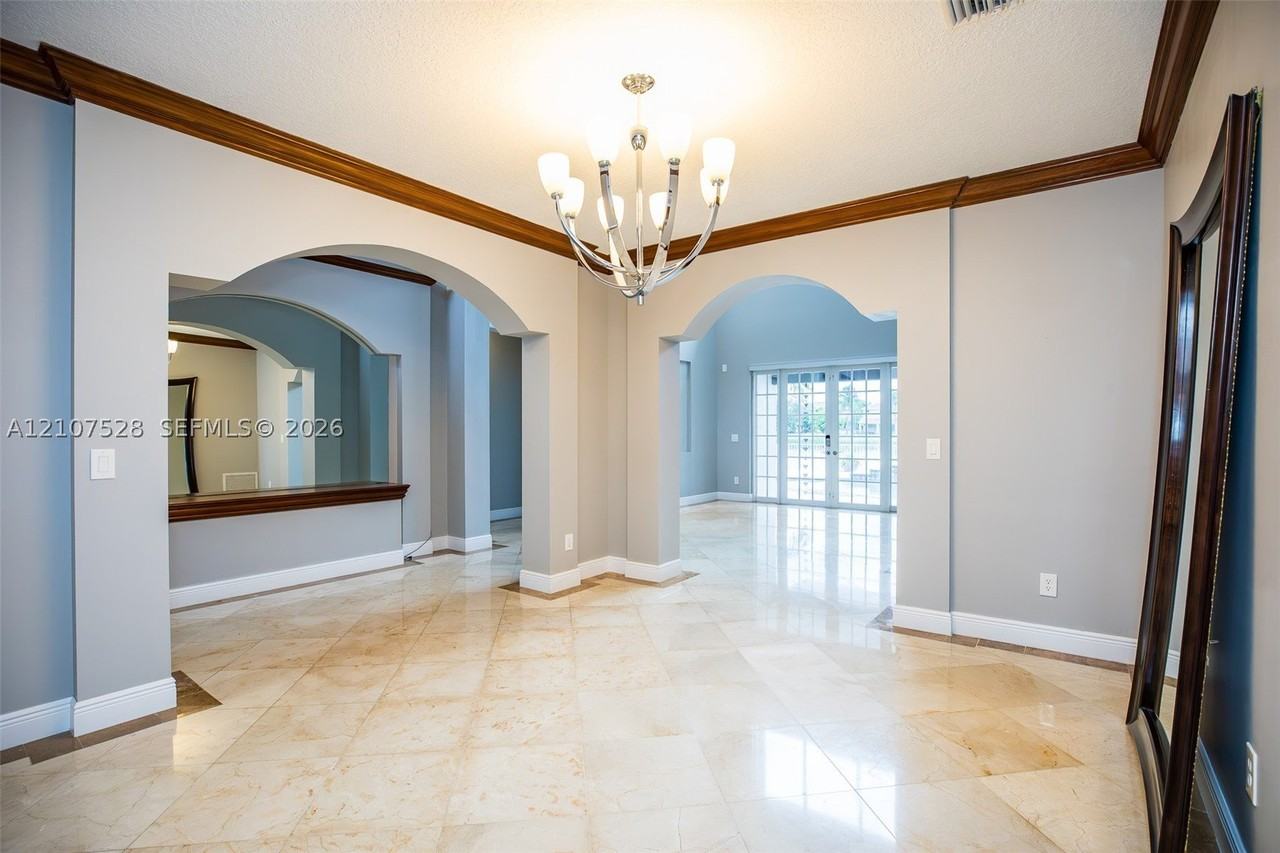 1593 Sw 189th Ave - Photo 6 of 36