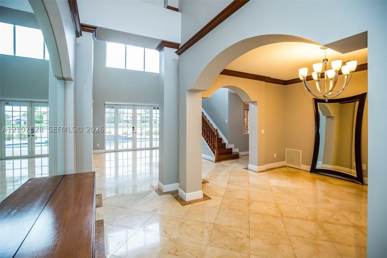 1593 Sw 189th Ave - Photo 7 of 36