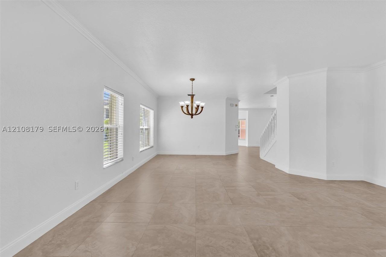 15854 Sw 14th Ct - Photo 4 of 45