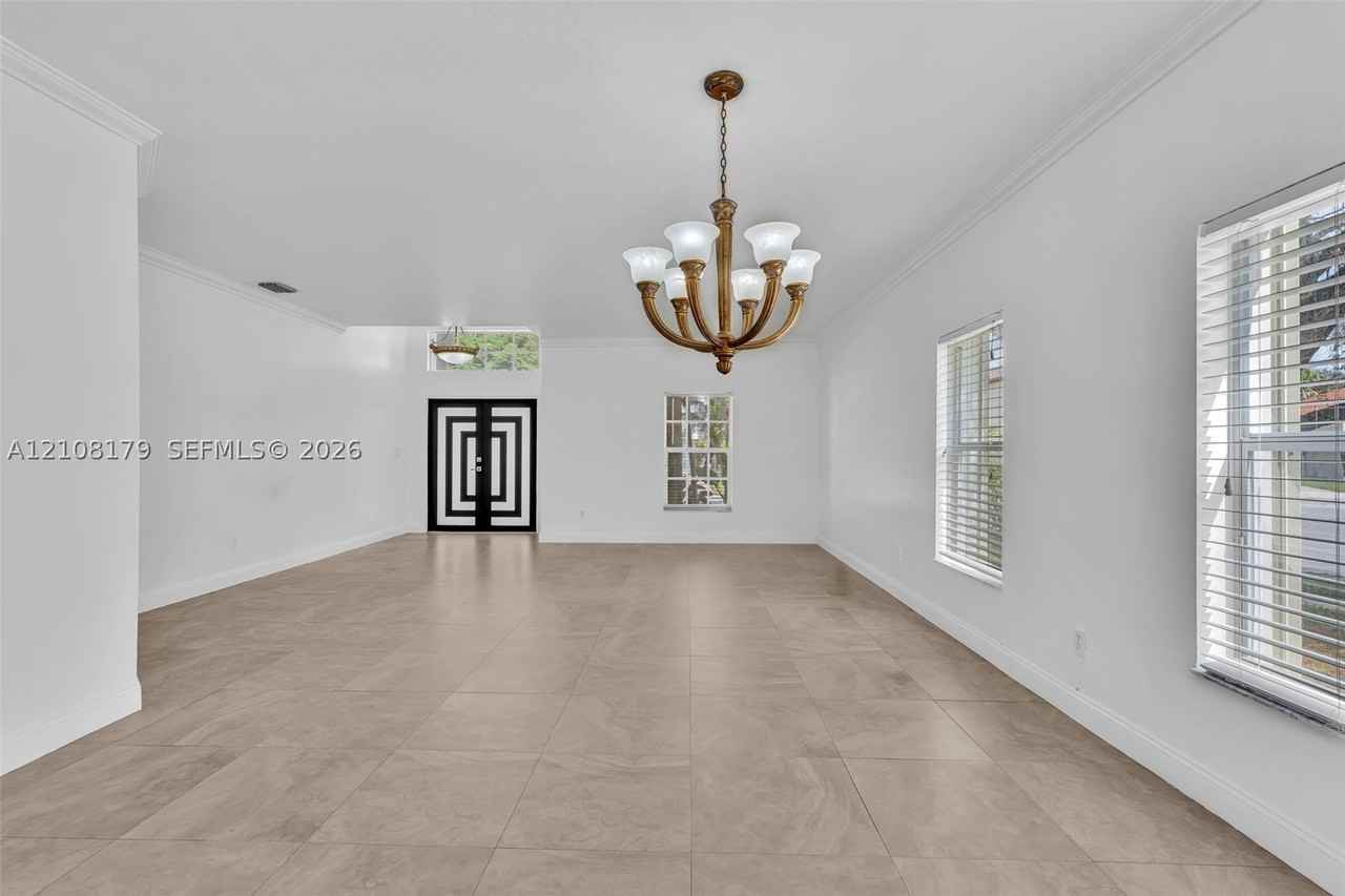 15854 Sw 14th Ct - Photo 7 of 45
