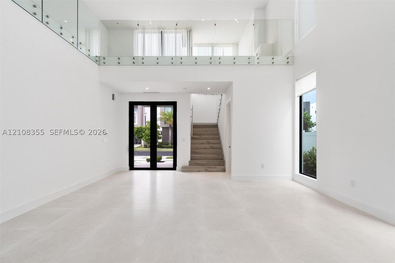 10536 Nw 67th Ter #10536 - Photo 4 of 34